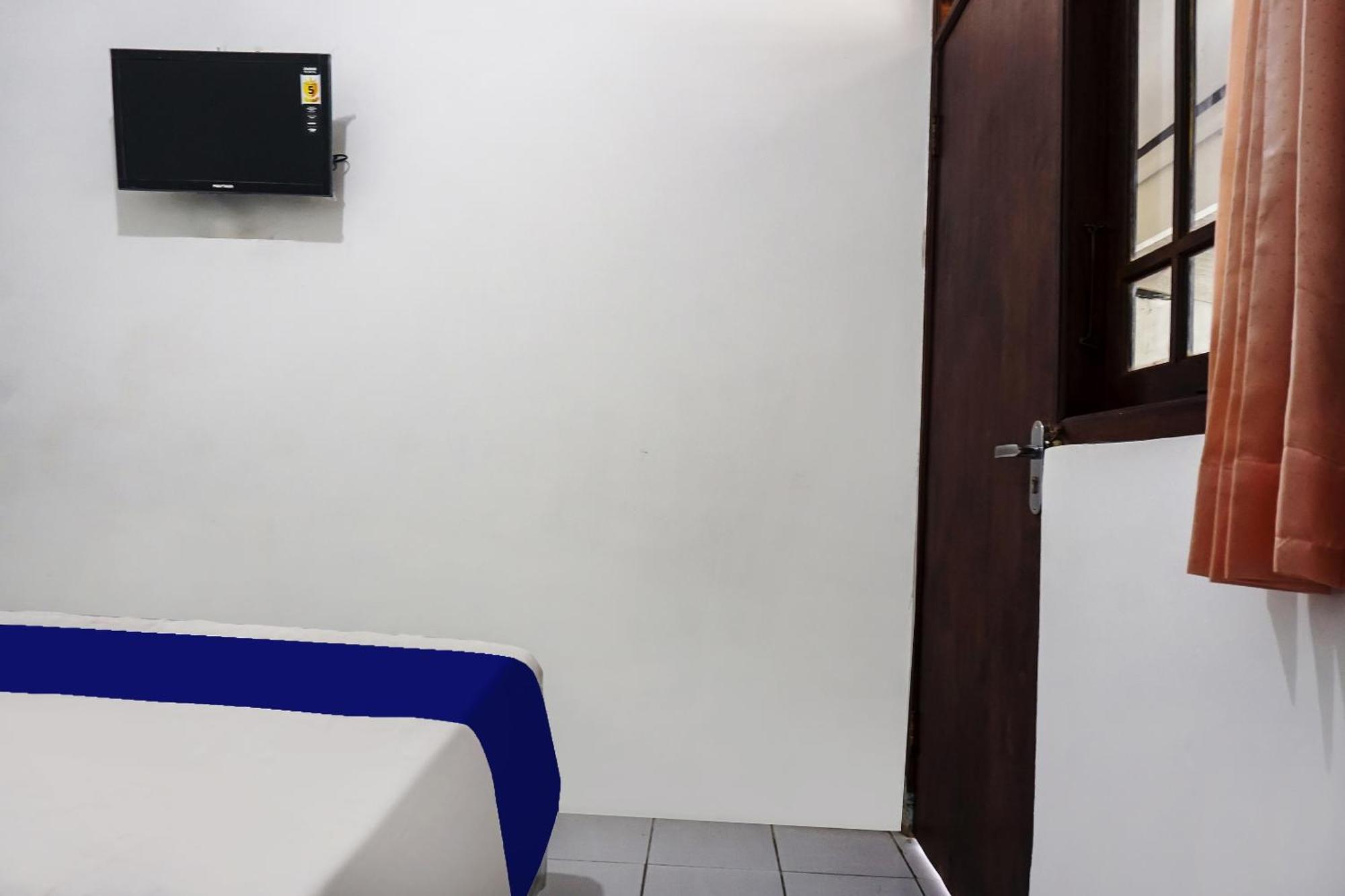 Oyo 90928 Wisma Asri Putra Syariah Bogor Exteriör bild