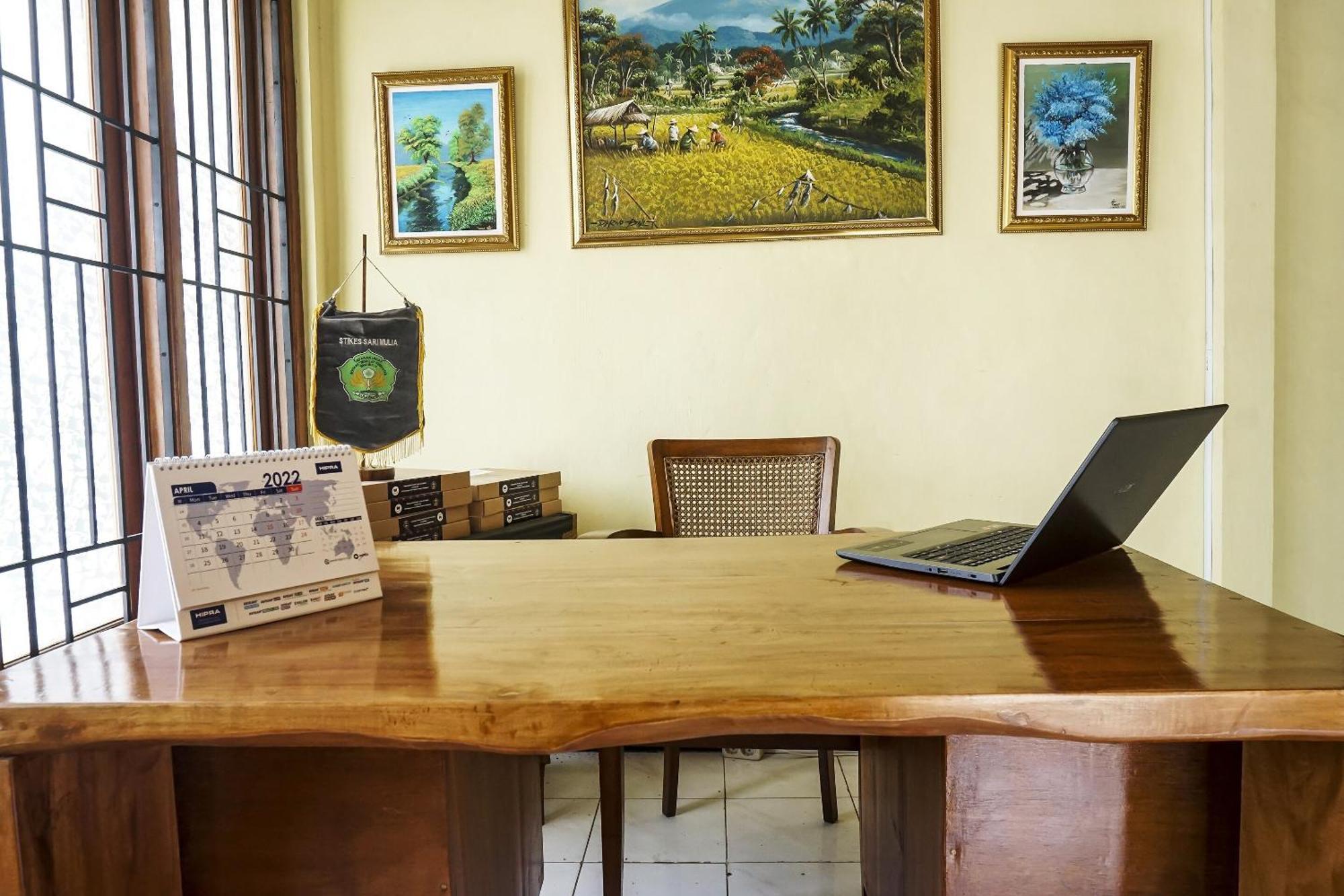 Oyo 90928 Wisma Asri Putra Syariah Bogor Exteriör bild